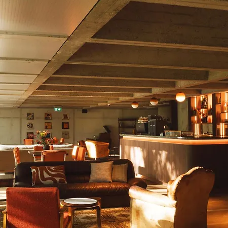 Szálloda V Oosterpark 4*