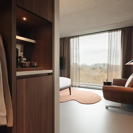 V Oosterpark Hotel 4*