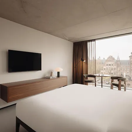 V Oosterpark Hotel 4*