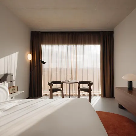 Hotel V Oosterpark 4*