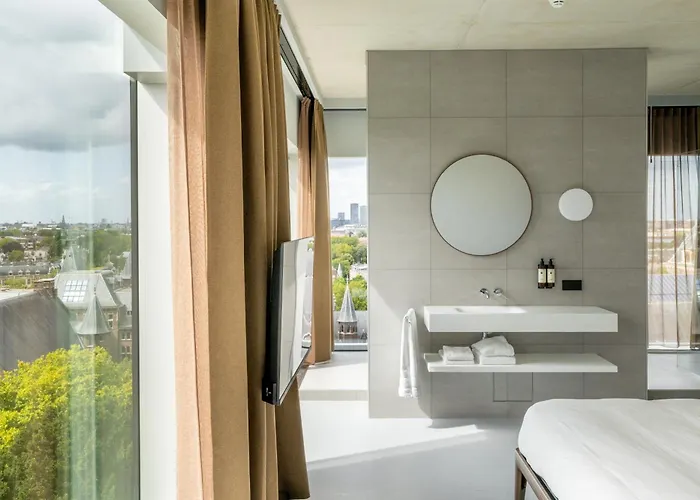 V Oosterpark فندق 4*