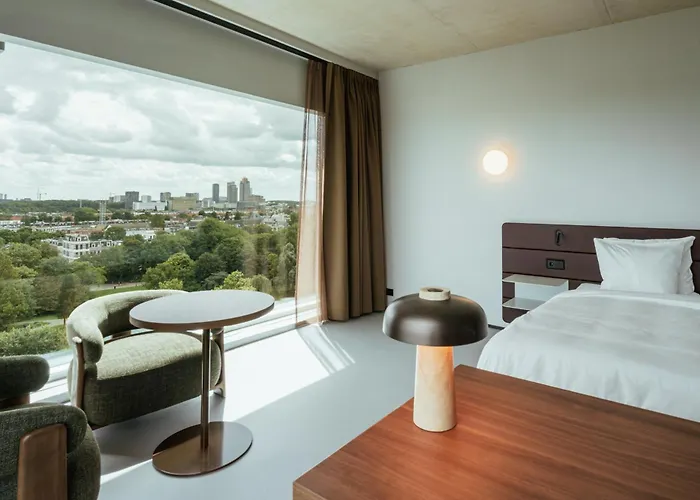 فندق V Oosterpark 4*