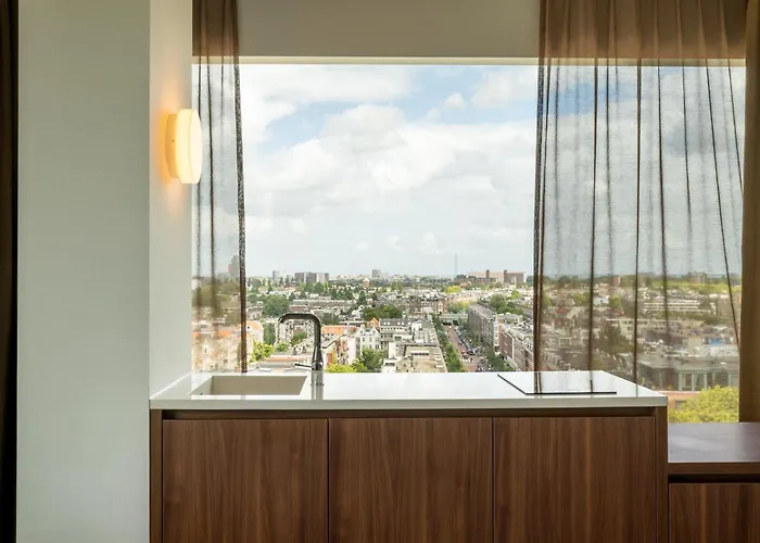 V Oosterpark فندق