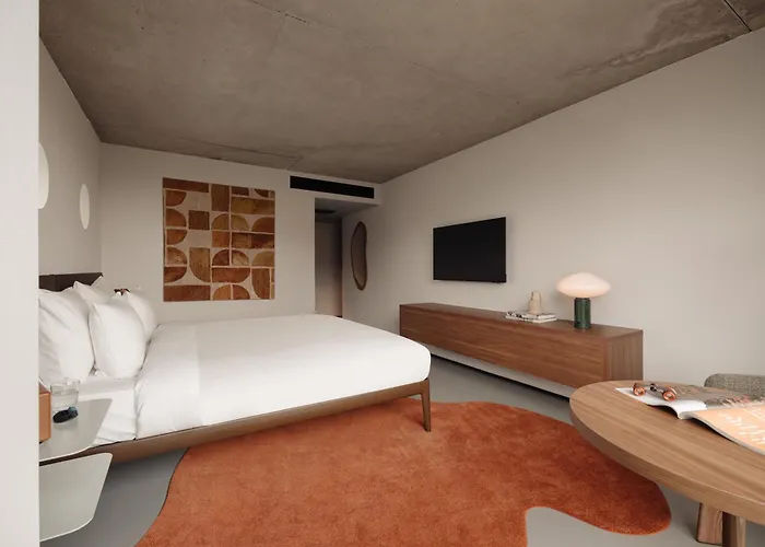 فندق V Oosterpark 4*