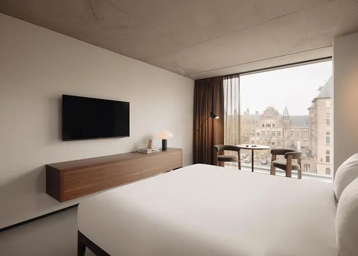 V Oosterpark فندق 4*