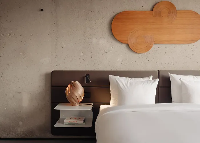 V Oosterpark فندق 4*