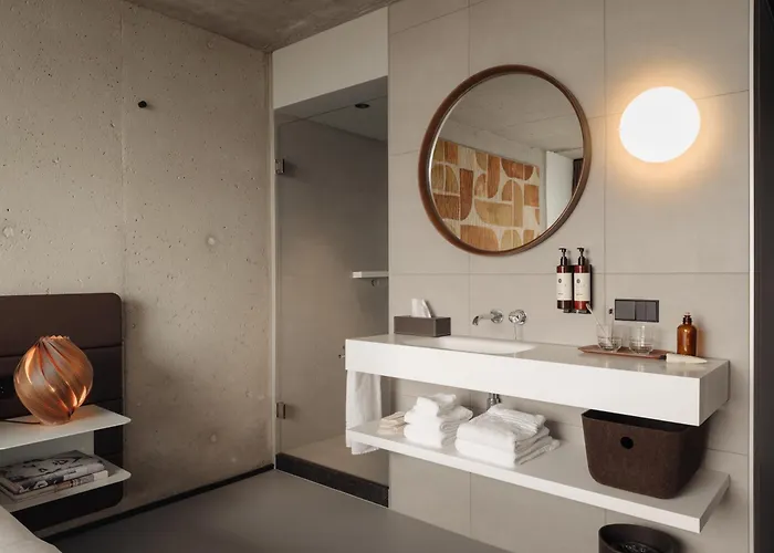 فندق V Oosterpark 4*