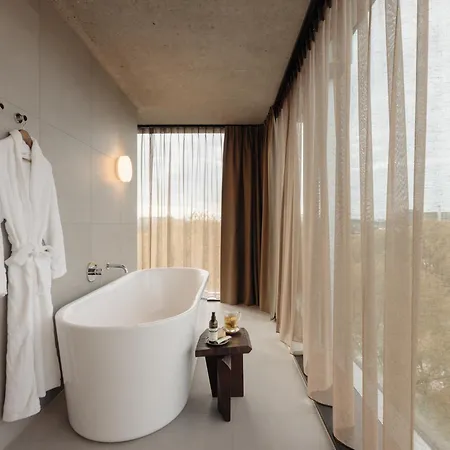 Hotel V Oosterpark 4*