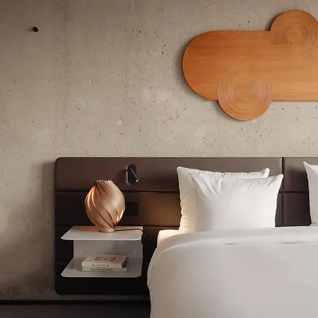 V Oosterpark Hotel 4*